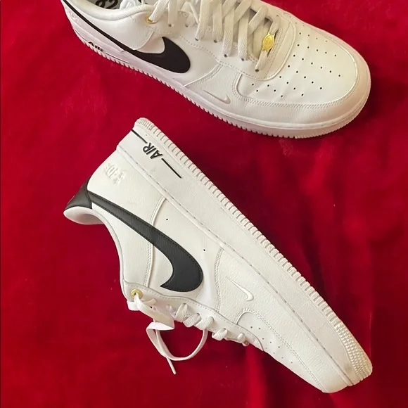 Nike Men's White and Black Air Force 1 Sneakers - Picture 9 of 11